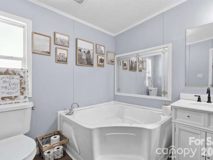 122 Fallswood Court, Hendersonville, NC 28739.  MLS# CAR4413913, YatesRealty ID 23063. 