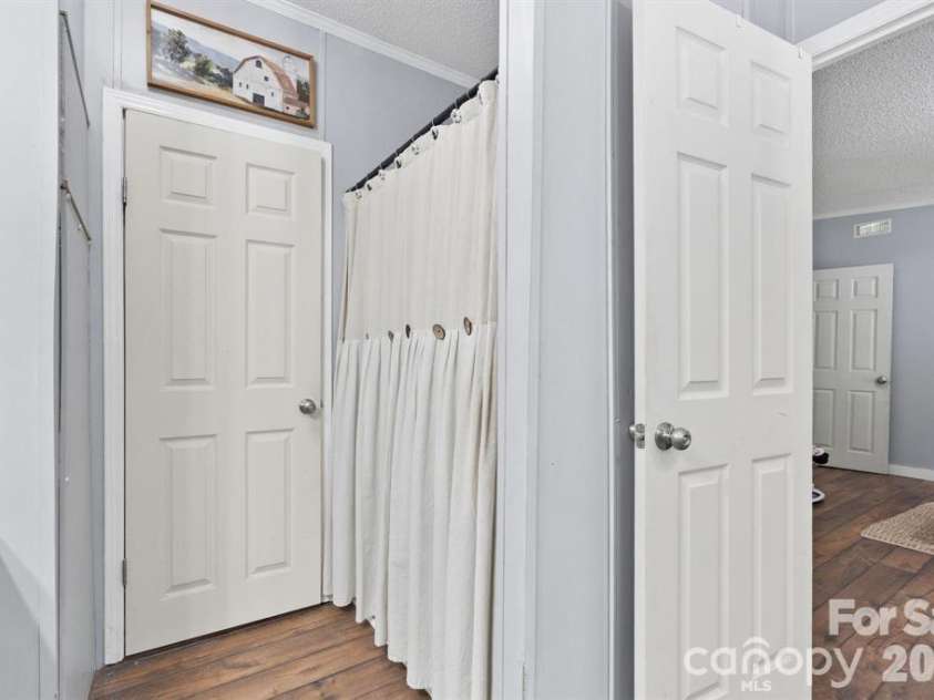 122 Fallswood Court, Hendersonville, NC 28739.  MLS# CAR4413913, YatesRealty ID 23063. 