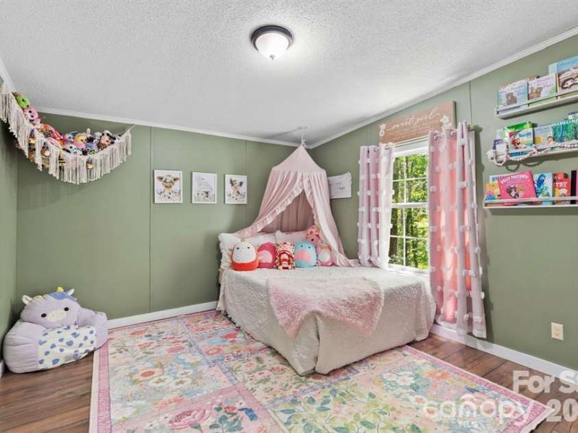 122 Fallswood Court, Hendersonville, NC 28739.  MLS# CAR4413913, YatesRealty ID 23063. 
