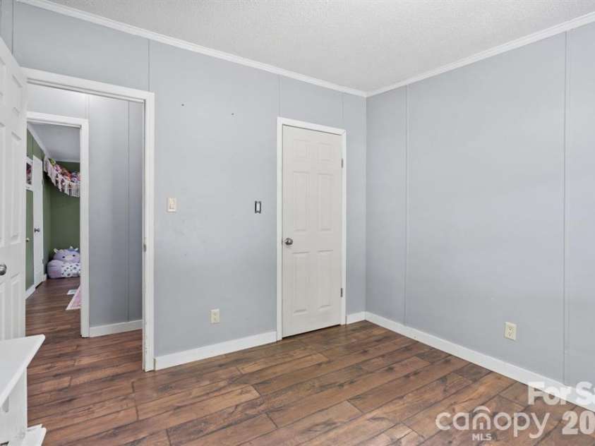 122 Fallswood Court, Hendersonville, NC 28739.  MLS# CAR4413913, YatesRealty ID 23063. 