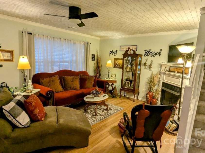 311 Wilkes Place Drive, Fort Mill, SC 29715.  MLS# CAR4276333, YatesRealty ID 23064. 