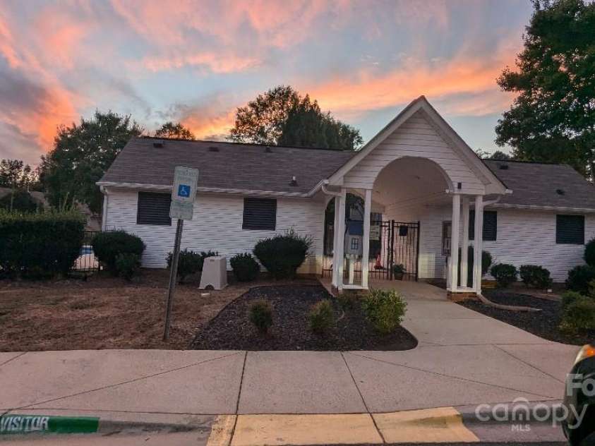 311 Wilkes Place Drive, Fort Mill, SC 29715.  MLS# CAR4276333, YatesRealty ID 23064. 