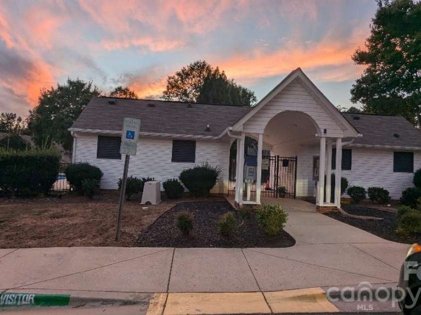 311 Wilkes Place Drive, Fort Mill, SC 29715.  MLS# CAR4276333, YatesRealty ID 23064. 