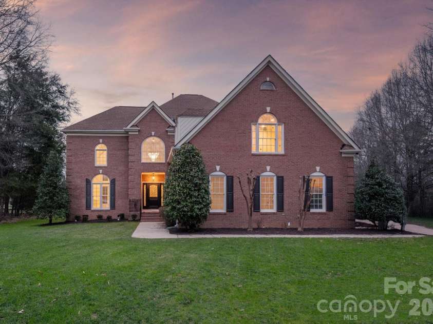 9200 Rock Water Court, Waxhaw, NC 28173.  MLS# CAR4352369, YatesRealty ID 23064. 
