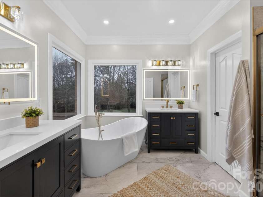 9200 Rock Water Court, Waxhaw, NC 28173.  MLS# CAR4352369, YatesRealty ID 23064. 