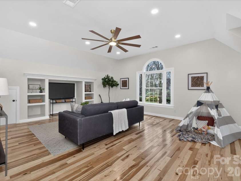 9200 Rock Water Court, Waxhaw, NC 28173.  MLS# CAR4352369, YatesRealty ID 23064. 