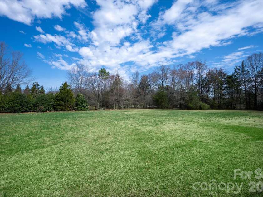 9200 Rock Water Court, Waxhaw, NC 28173.  MLS# CAR4352369, YatesRealty ID 23064. 