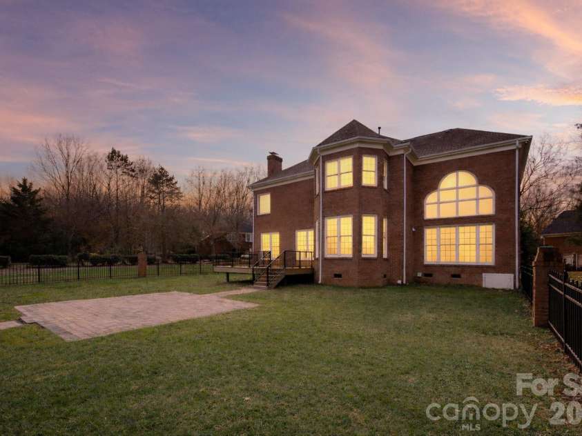 9200 Rock Water Court, Waxhaw, NC 28173.  MLS# CAR4352369, YatesRealty ID 23064. 