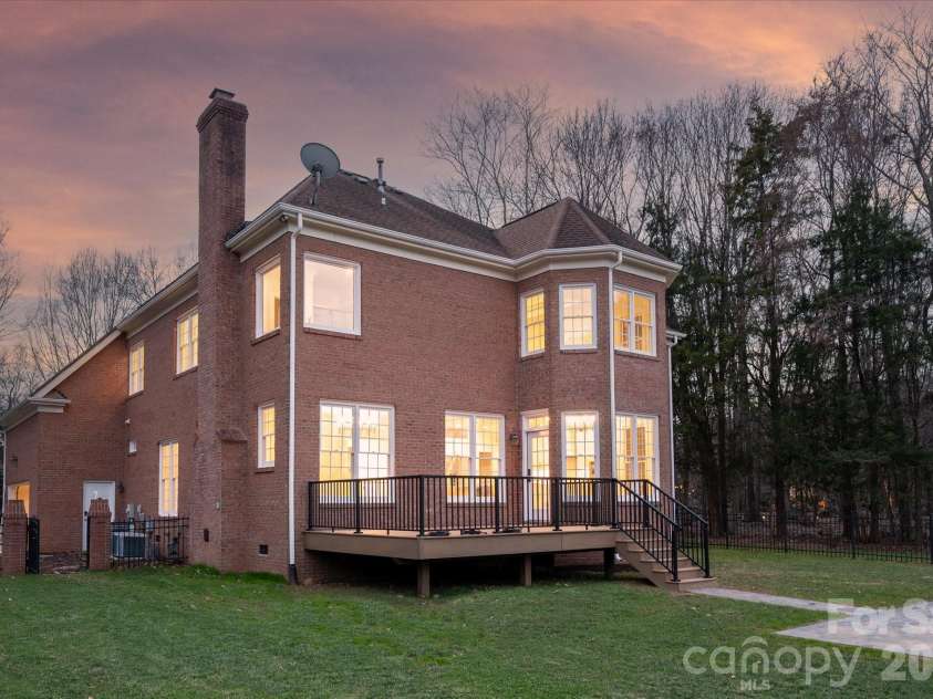 9200 Rock Water Court, Waxhaw, NC 28173.  MLS# CAR4352369, YatesRealty ID 23064. 