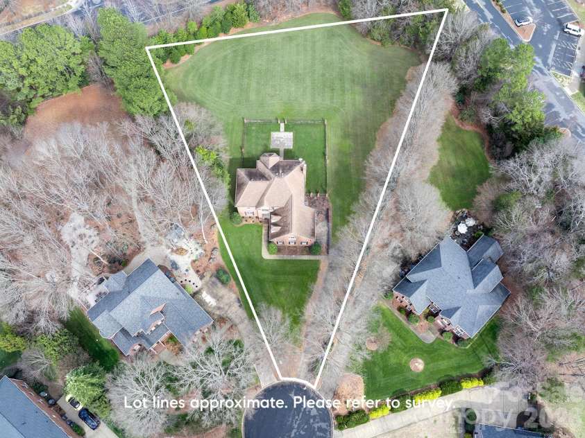 9200 Rock Water Court, Waxhaw, NC 28173.  MLS# CAR4352369, YatesRealty ID 23064. 