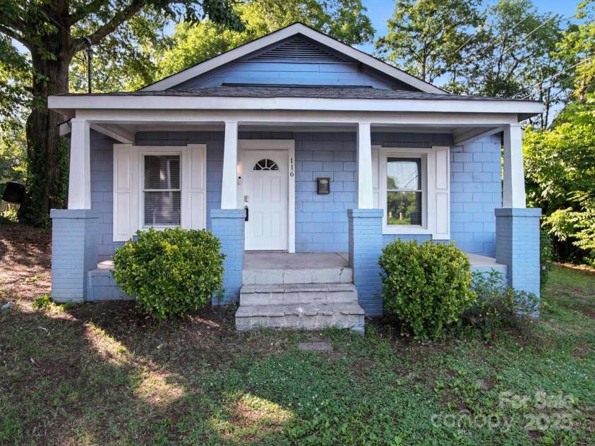 116 Honeywood Avenue, Charlotte, NC 28216.  MLS# CAR4276577, YatesRealty ID 23067. 