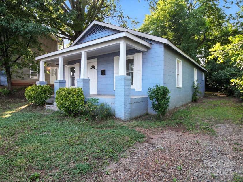 116 Honeywood Avenue, Charlotte, NC 28216.  MLS# CAR4276577, YatesRealty ID 23067. 