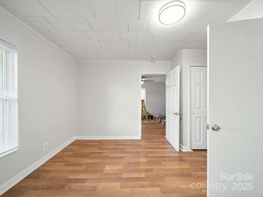 116 Honeywood Avenue, Charlotte, NC 28216.  MLS# CAR4276577, YatesRealty ID 23067. 