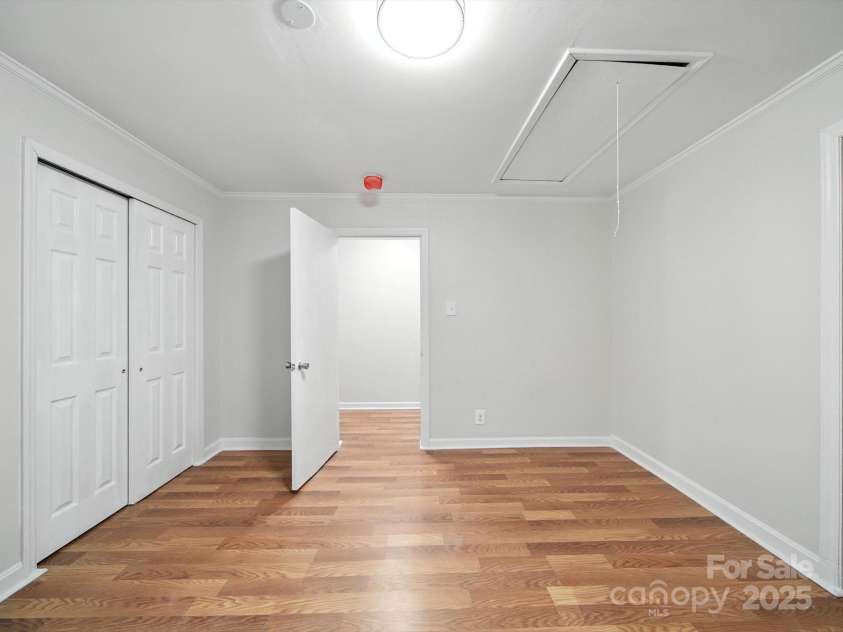 116 Honeywood Avenue, Charlotte, NC 28216.  MLS# CAR4276577, YatesRealty ID 23067. 