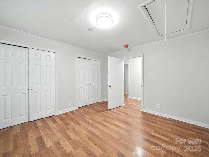 116 Honeywood Avenue, Charlotte, NC 28216.  MLS# CAR4276577, YatesRealty ID 23067. 