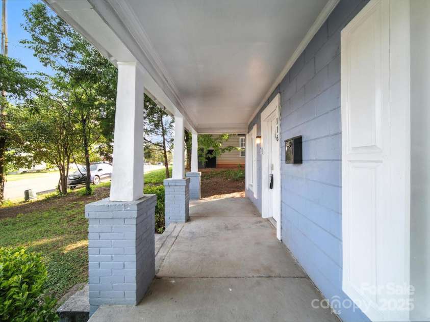 116 Honeywood Avenue, Charlotte, NC 28216.  MLS# CAR4276577, YatesRealty ID 23067. 