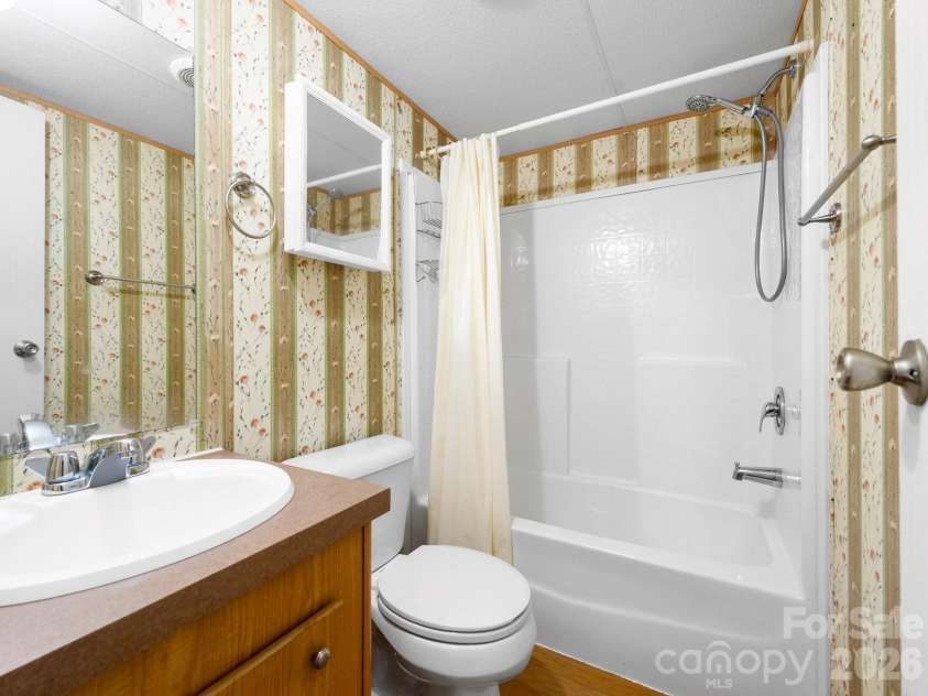 111 Otter Ridge Drive, Leicester, NC 28748.  MLS# CAR4378158, YatesRealty ID 23068. Bathroom