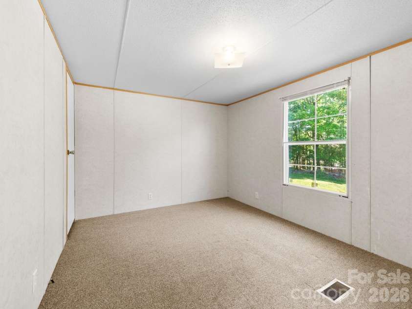 111 Otter Ridge Drive, Leicester, NC 28748.  MLS# CAR4378158, YatesRealty ID 23068. Bedroom