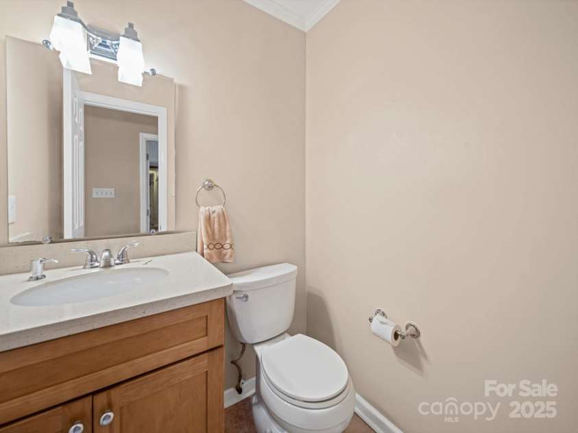 2020 Dawnshire Drive, Gastonia, NC 28054.  MLS# CAR4270275, YatesRealty ID 23068. 