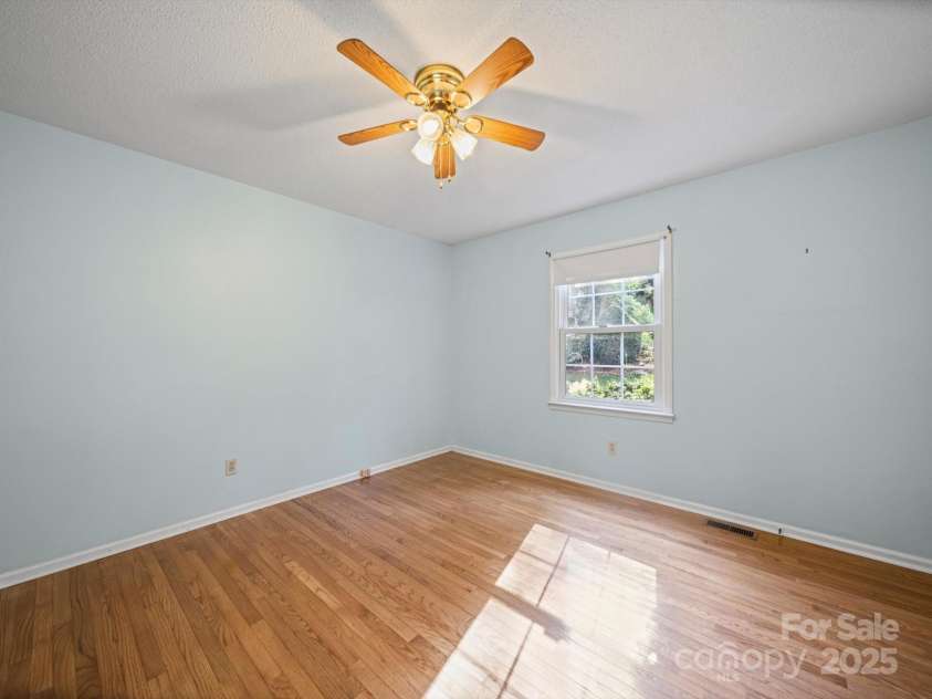 2020 Dawnshire Drive, Gastonia, NC 28054.  MLS# CAR4270275, YatesRealty ID 23068. 