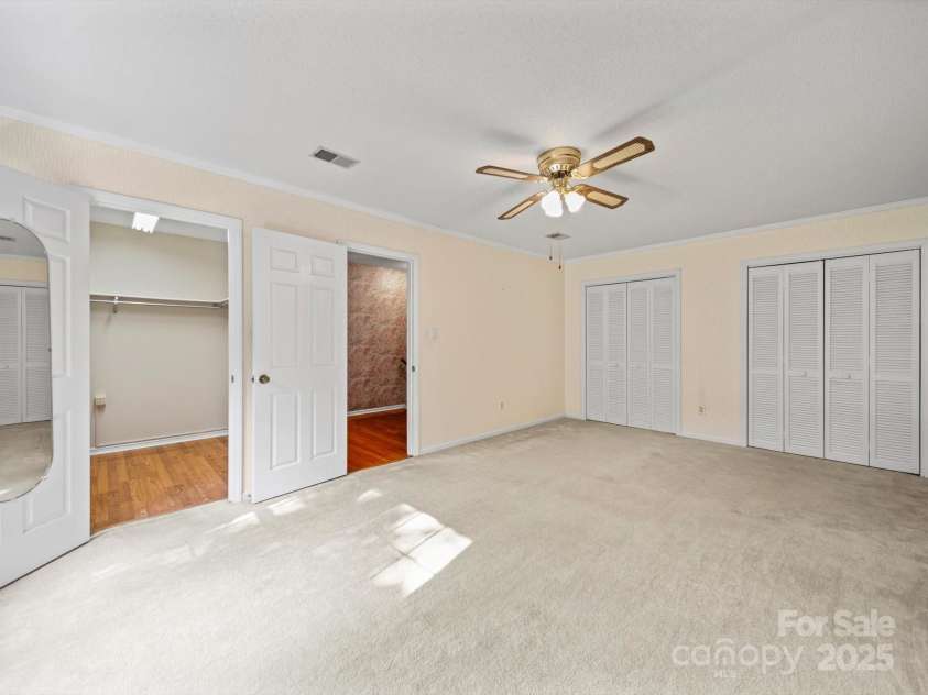 2020 Dawnshire Drive, Gastonia, NC 28054.  MLS# CAR4270275, YatesRealty ID 23068. 