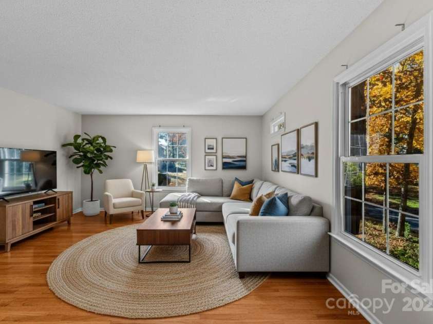 2020 Dawnshire Drive, Gastonia, NC 28054.  MLS# CAR4270275, YatesRealty ID 23068. 