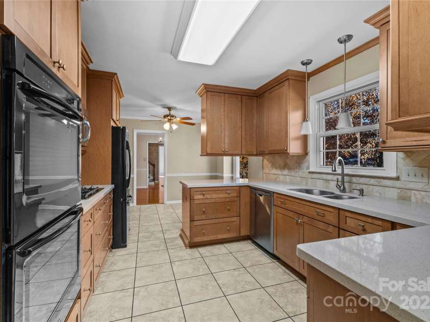 2020 Dawnshire Drive, Gastonia, NC 28054.  MLS# CAR4270275, YatesRealty ID 23068. 