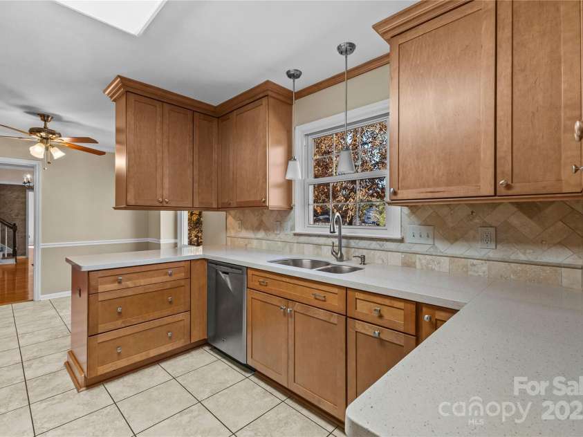 2020 Dawnshire Drive, Gastonia, NC 28054.  MLS# CAR4270275, YatesRealty ID 23068. 