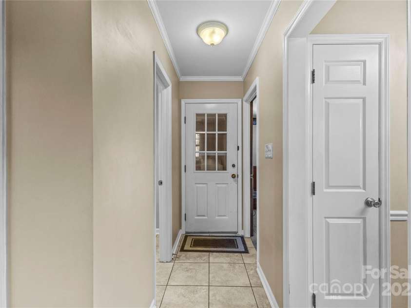 2020 Dawnshire Drive, Gastonia, NC 28054.  MLS# CAR4270275, YatesRealty ID 23068. 