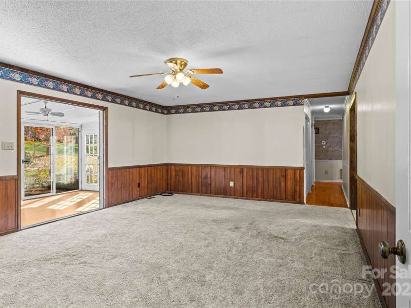 2020 Dawnshire Drive, Gastonia, NC 28054.  MLS# CAR4270275, YatesRealty ID 23068. 