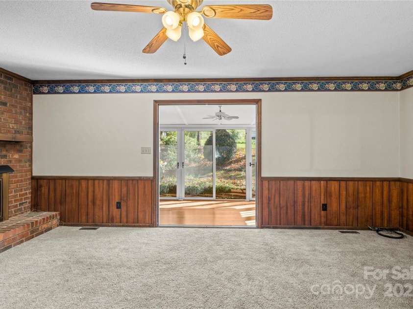 2020 Dawnshire Drive, Gastonia, NC 28054.  MLS# CAR4270275, YatesRealty ID 23068. 