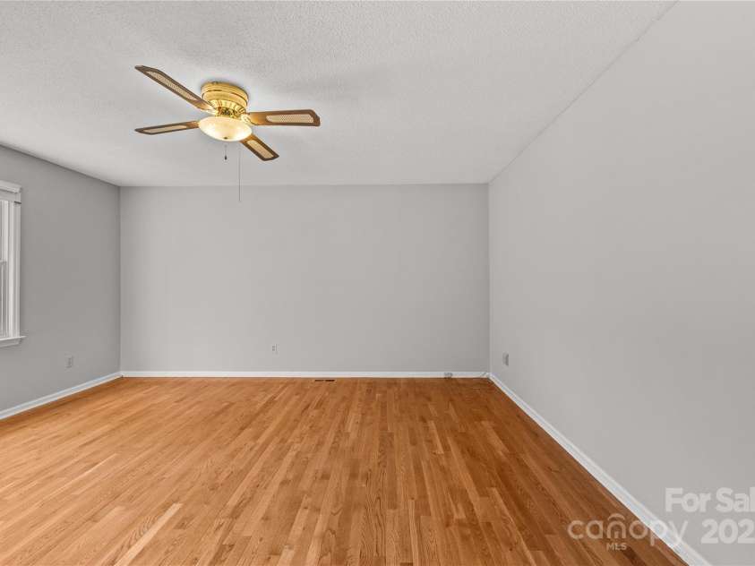 2020 Dawnshire Drive, Gastonia, NC 28054.  MLS# CAR4270275, YatesRealty ID 23068. 