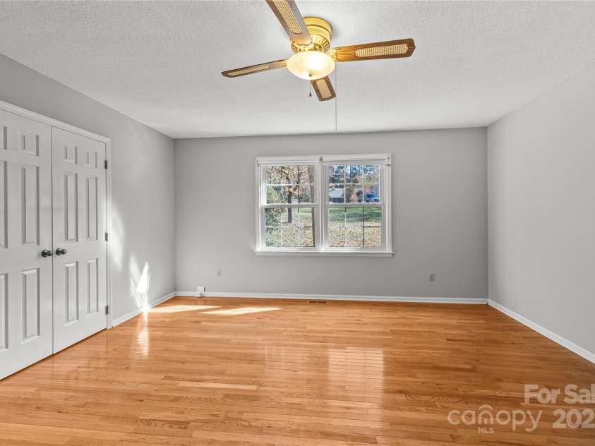 2020 Dawnshire Drive, Gastonia, NC 28054.  MLS# CAR4270275, YatesRealty ID 23068. 