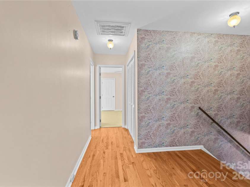 2020 Dawnshire Drive, Gastonia, NC 28054.  MLS# CAR4270275, YatesRealty ID 23068. 