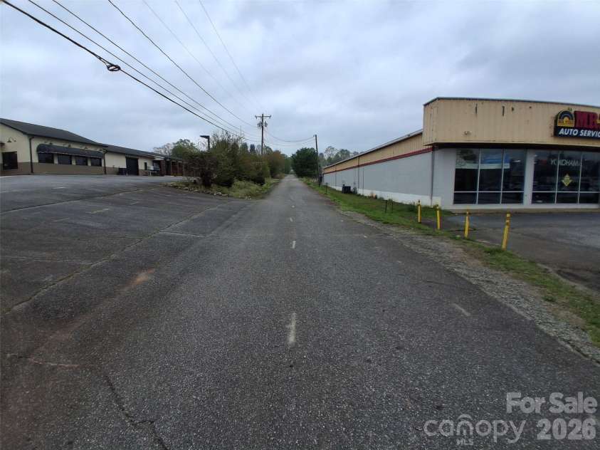 2312 Magnolia Place, Morganton, NC 28655.  MLS# CAR4336735, YatesRealty ID 2307. 