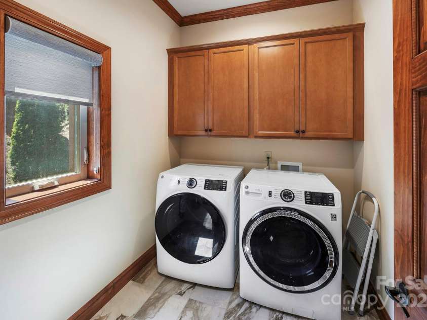604 Sawgrass Drive, Whittier, NC 28789.  MLS# CAR4234801, YatesRealty ID 2307. Laundry Room off of kitchen