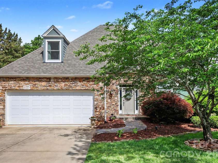 517 Cranborne Chase None, Fort Mill, SC 29708.  MLS# CAR4371084, YatesRealty ID 23070. 
