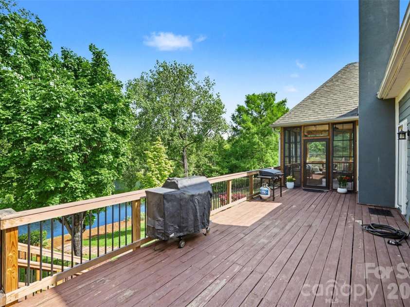 517 Cranborne Chase None, Fort Mill, SC 29708.  MLS# CAR4371084, YatesRealty ID 23070. 