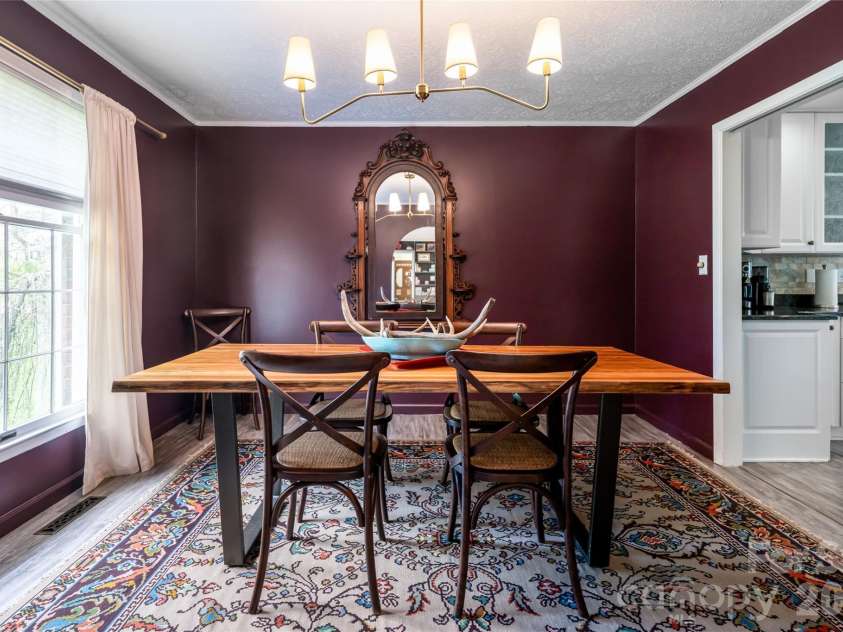 117 Brandon Road, Hendersonville, NC 28739.  MLS# CAR4371126, YatesRealty ID 23072. 