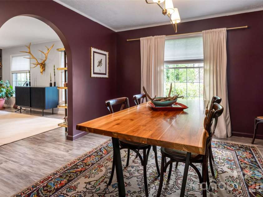 117 Brandon Road, Hendersonville, NC 28739.  MLS# CAR4371126, YatesRealty ID 23072. 