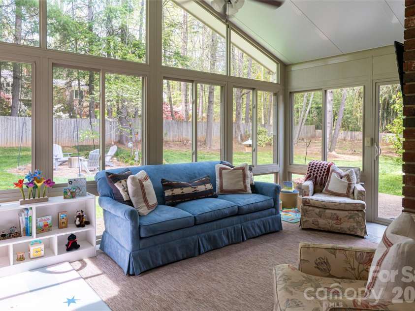 117 Brandon Road, Hendersonville, NC 28739.  MLS# CAR4371126, YatesRealty ID 23072. 