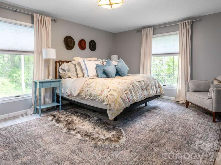 117 Brandon Road, Hendersonville, NC 28739.  MLS# CAR4371126, YatesRealty ID 23072. 