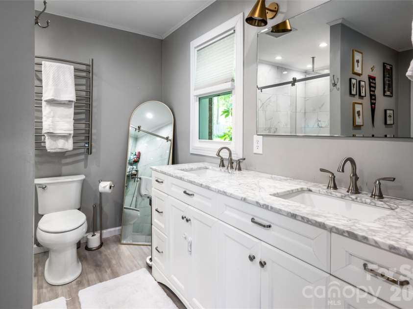 117 Brandon Road, Hendersonville, NC 28739.  MLS# CAR4371126, YatesRealty ID 23072. 