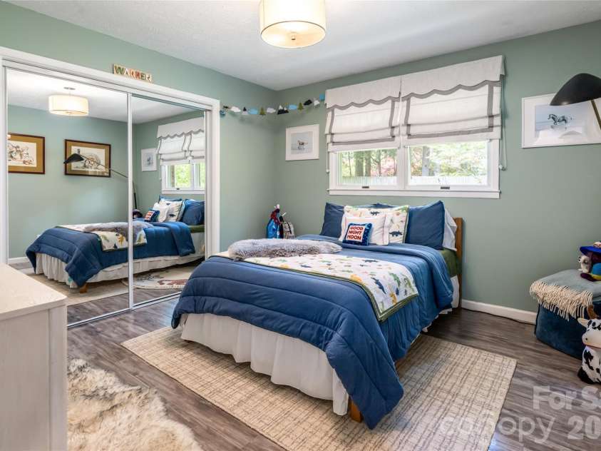 117 Brandon Road, Hendersonville, NC 28739.  MLS# CAR4371126, YatesRealty ID 23072. 