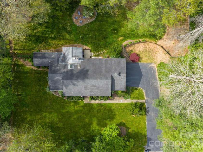 117 Brandon Road, Hendersonville, NC 28739.  MLS# CAR4371126, YatesRealty ID 23072. 