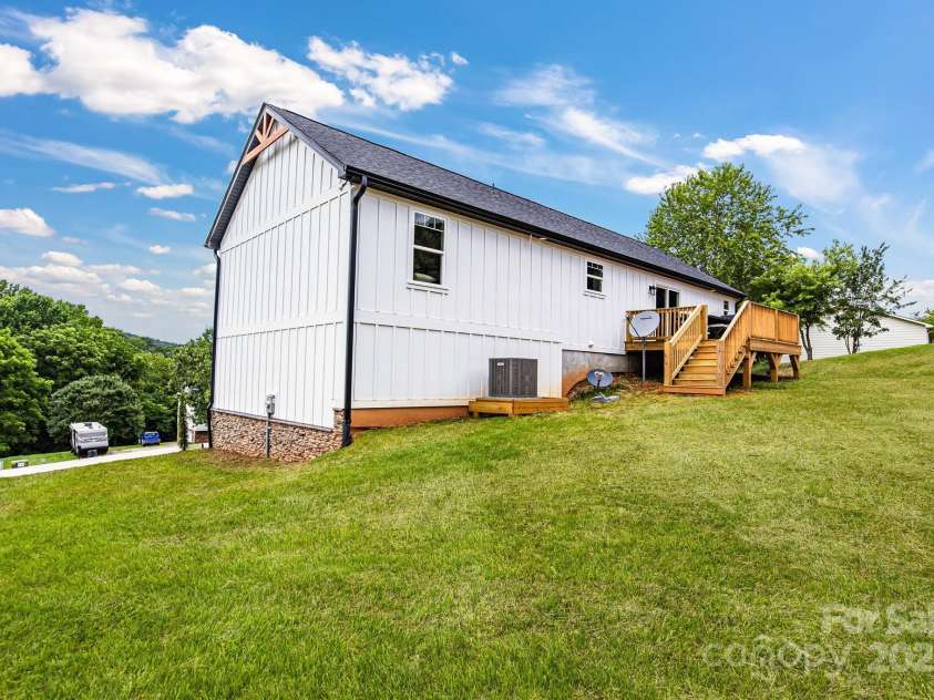 2205 Olde West Road, Hudson, NC 28638.  MLS# CAR4273912, YatesRealty ID 23073. 