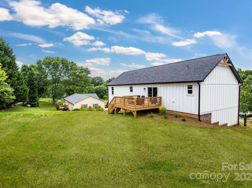 2205 Olde West Road, Hudson, NC 28638.  MLS# CAR4273912, YatesRealty ID 23073. 