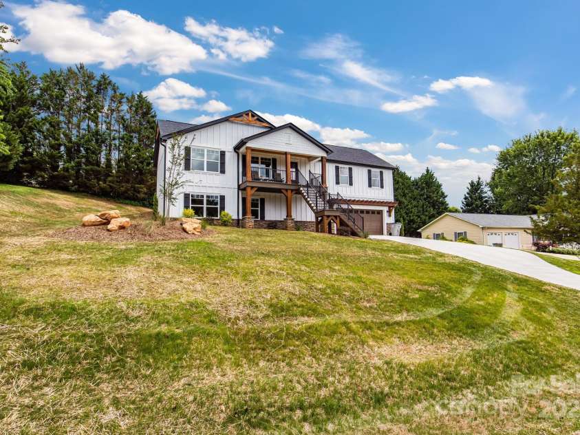 2205 Olde West Road, Hudson, NC 28638.  MLS# CAR4273912, YatesRealty ID 23073. 