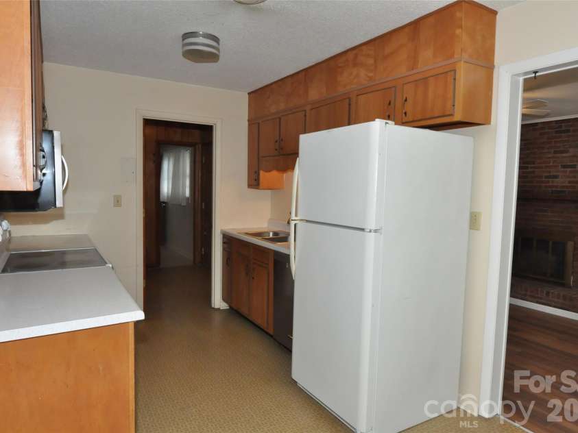 558 Sunrise Boulevard, Chester, SC 29706.  MLS# CAR4377345, YatesRealty ID 23075. 