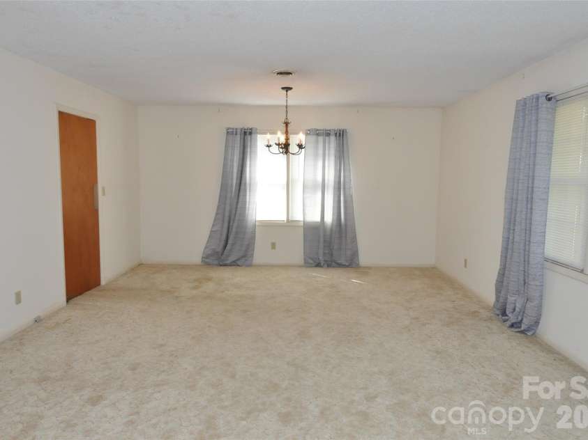 558 Sunrise Boulevard, Chester, SC 29706.  MLS# CAR4377345, YatesRealty ID 23075. 